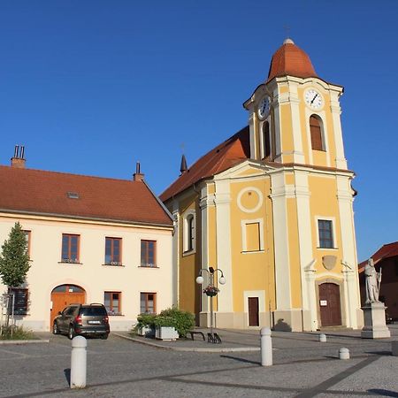 Apartmán U Kostela Veselí nad Moravou Exterior foto