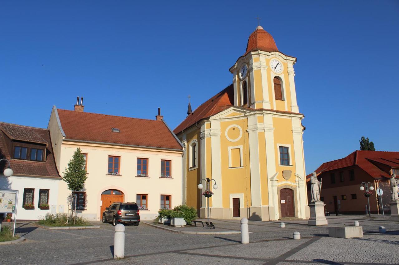 Apartmán U Kostela Veselí nad Moravou Exterior foto